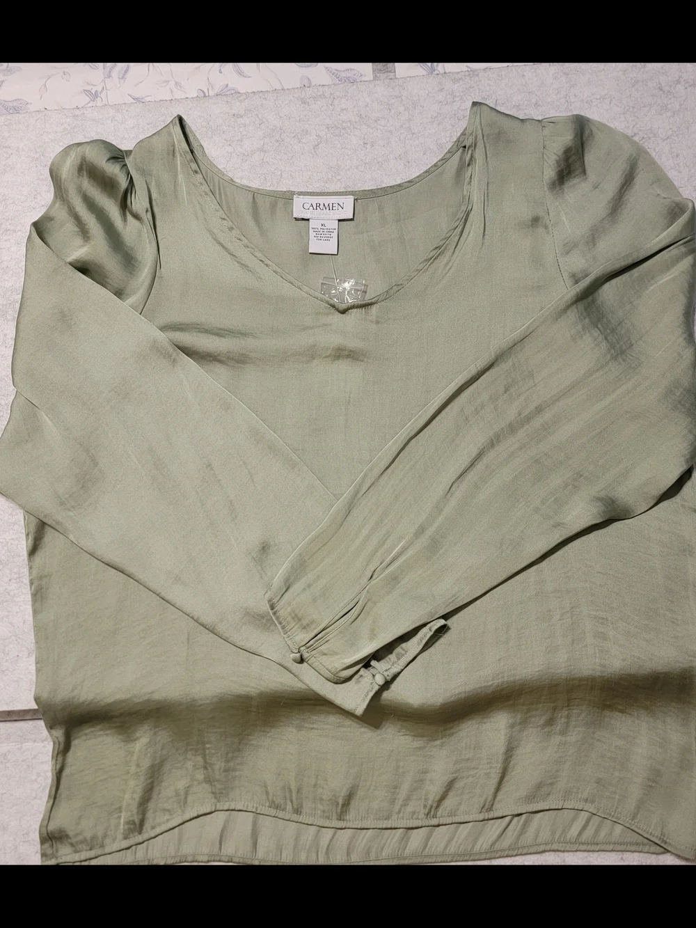 NWT Carmen Womens XL Sage Green Silky V-Neck Long Sleeve Blouse Top - Picture 6 of 16